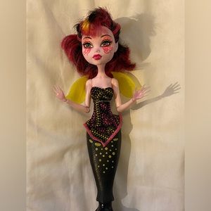 Monster High Glowsome Ghoulfish Draculaura